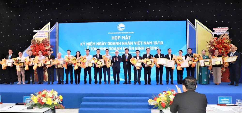 Doanh nhân, doanh nghiệp hội viên Bình Dương được vinh danh Sao Vàng Đất Việt, Sao Đỏ và Doanh nhân trẻ khởi nghiệp xuất sắc