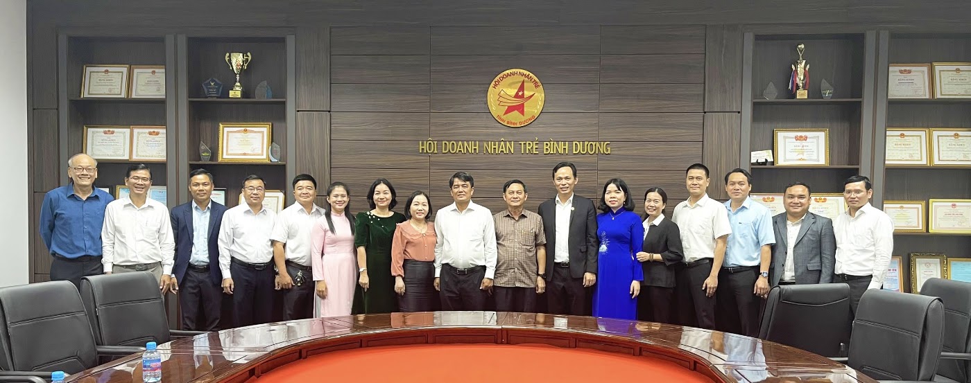 Đối thoại chính sách với lãnh đạo tỉnh Bình Dương và các tọa đàm cải thiện môi trường đầu tư