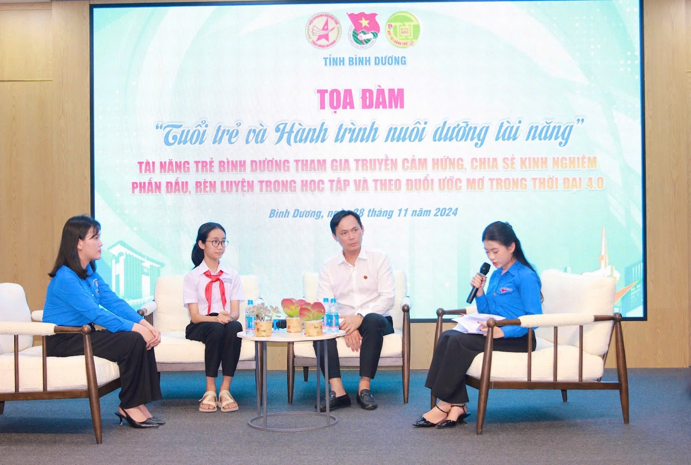 Đối thoại chính sách với lãnh đạo tỉnh Bình Dương và các tọa đàm cải thiện môi trường đầu tư