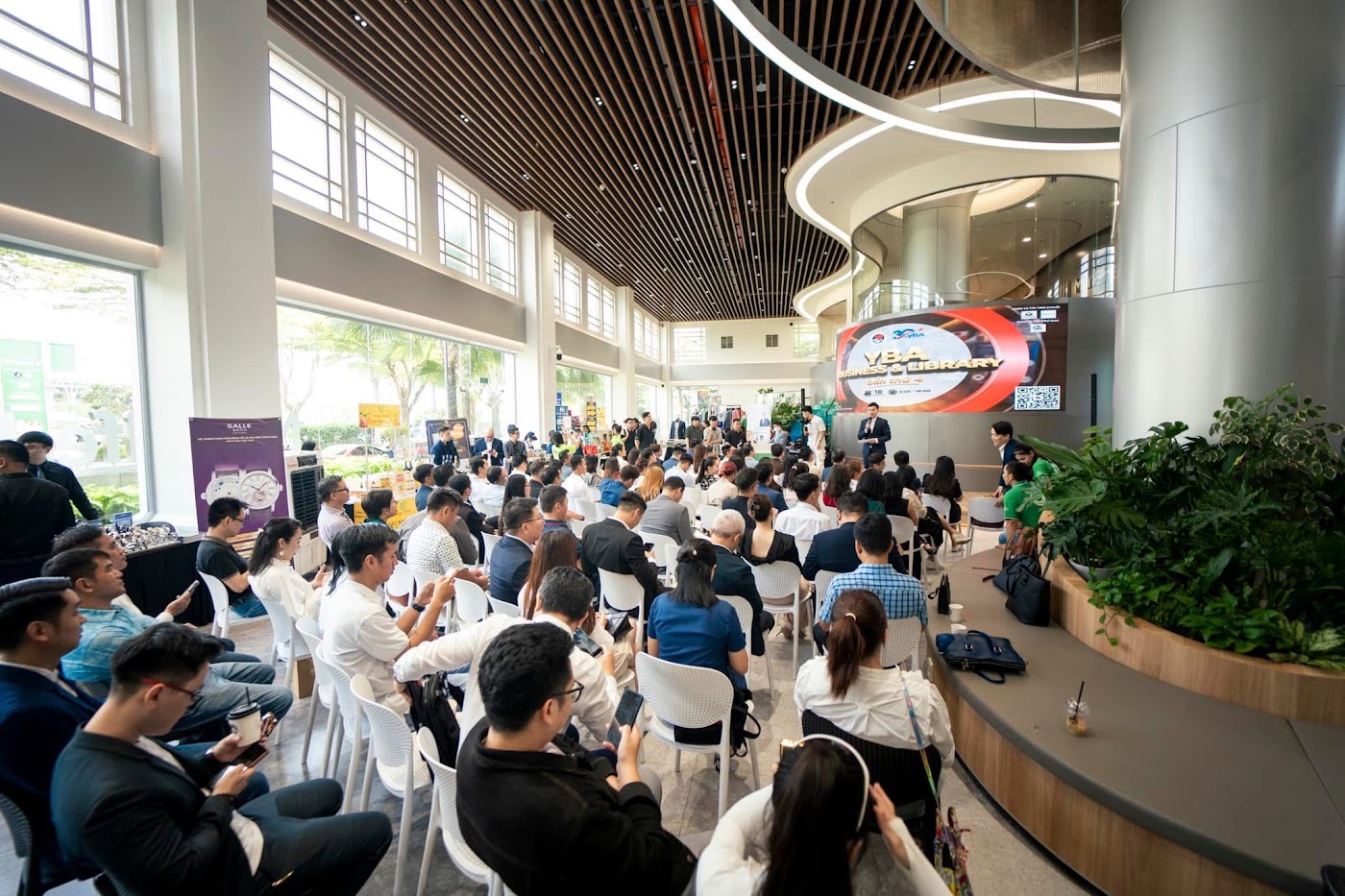 YBA Business & Library #07 – “Vượt Sóng”, hơn 700 doanh nhân tham dự