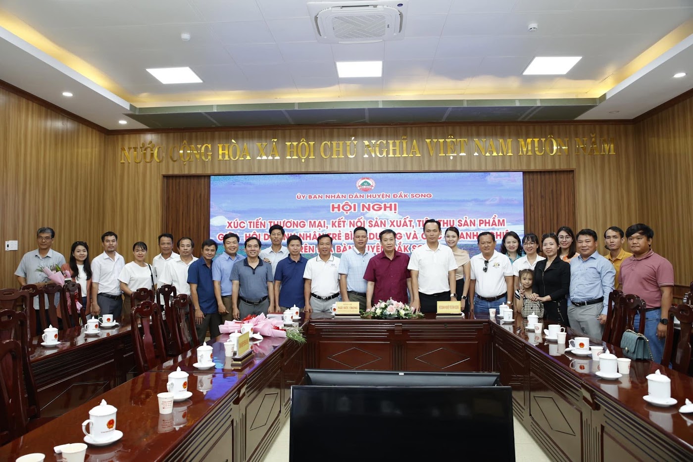 Đối thoại chính sách với lãnh đạo tỉnh Bình Dương và các tọa đàm cải thiện môi trường đầu tư